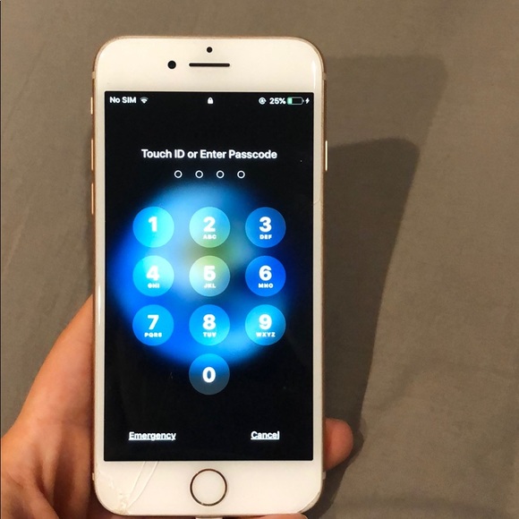 IPHONE 8 - Picture 4 of 4